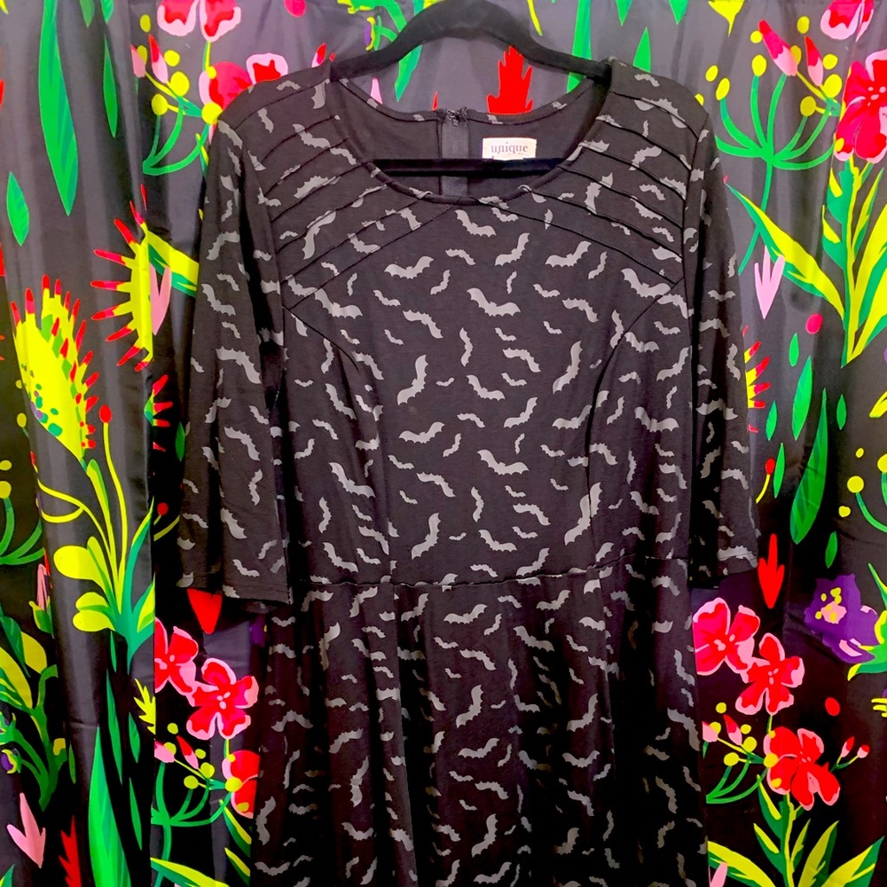 Unique Vintage Black bat dress size 2x 18